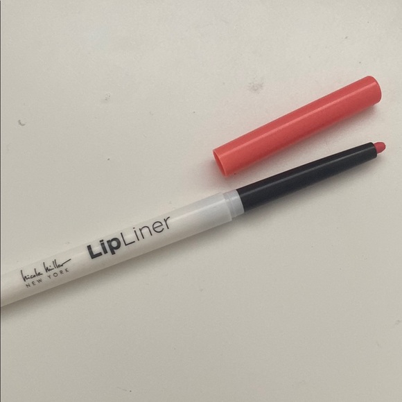 Lip Liner Set - Red and Pink - Picture 2 of 4